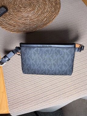 MICHAEL KORS Black Signature Belt Bag